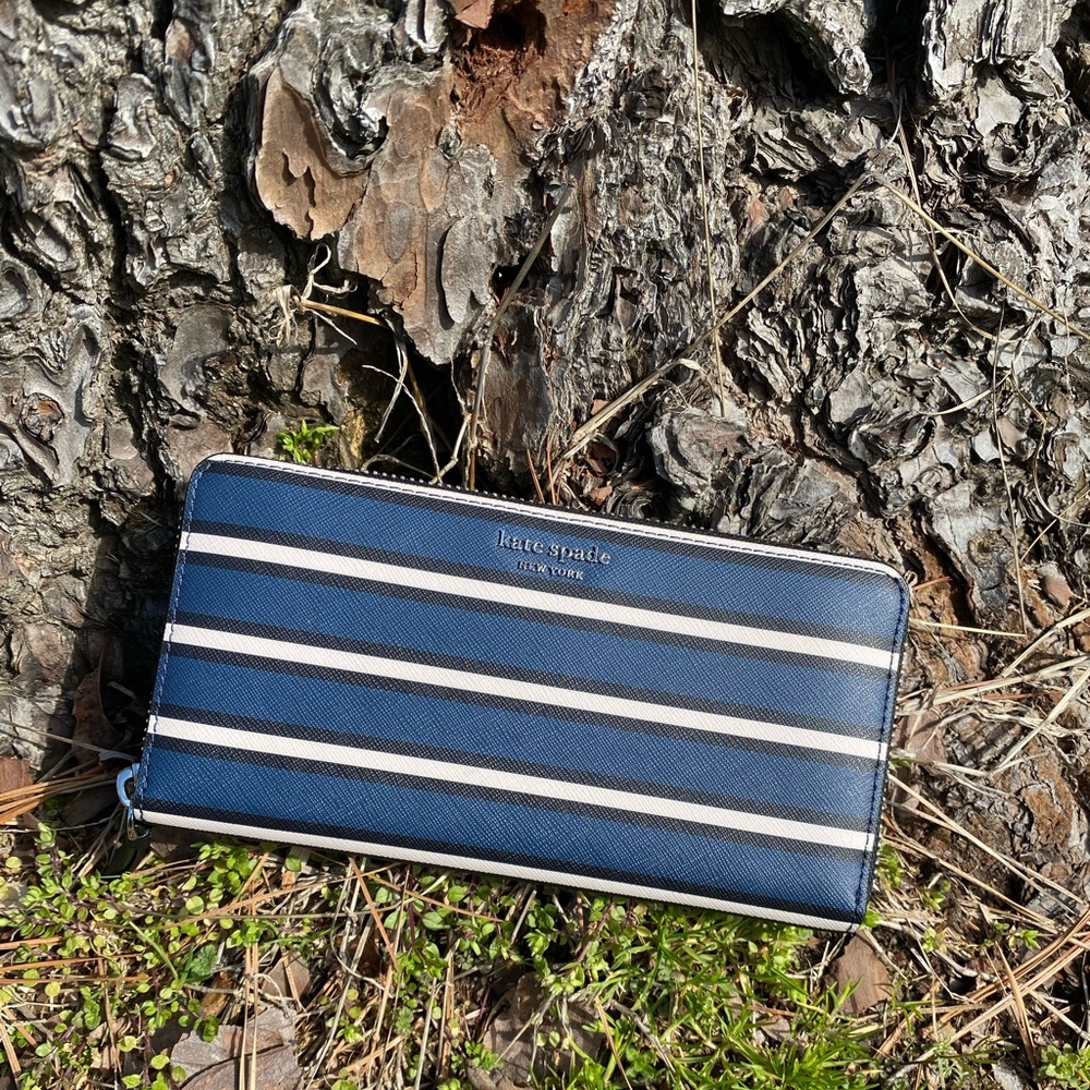 Kate Spade ♠️ classy zip around wallet💗 - Picture 2 of 8